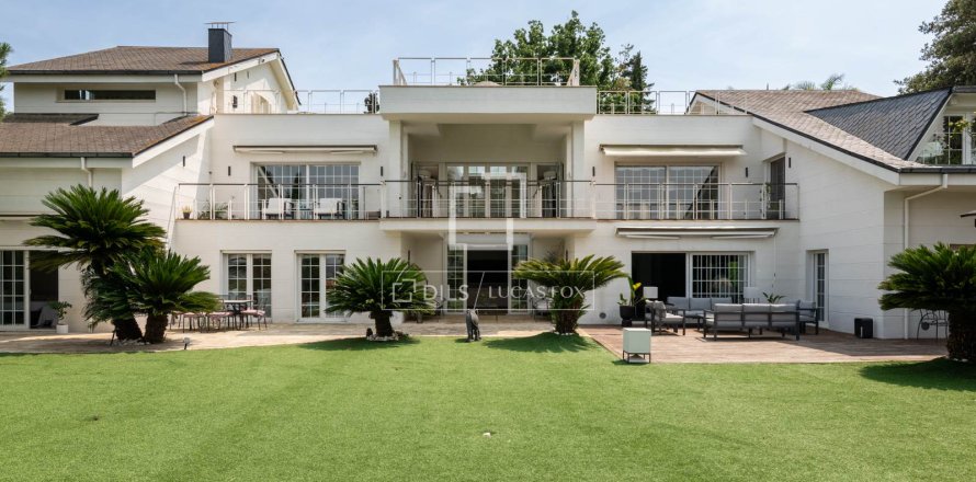 Villa in Sant Cugat Del Valles, Barcelona, Spain 5 bedrooms, 870 sq.m. No. 150734