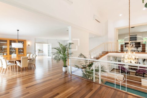 Villa for sale in Sant Cugat Del Valles, Barcelona, Spain 5 bedrooms, 870 sq.m. No. 150734 - photo 9