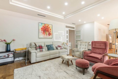 Villa for sale in Gava, Barcelona, Spain 5 bedrooms, 494 sq.m. No. 150735 - photo 2