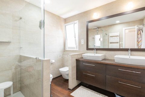 Villa for sale in Gava, Barcelona, Spain 5 bedrooms, 494 sq.m. No. 150735 - photo 13