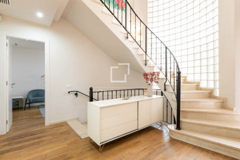 Villa for sale in Gava, Barcelona, Spain 5 bedrooms, 494 sq.m. No. 150735 - photo 25