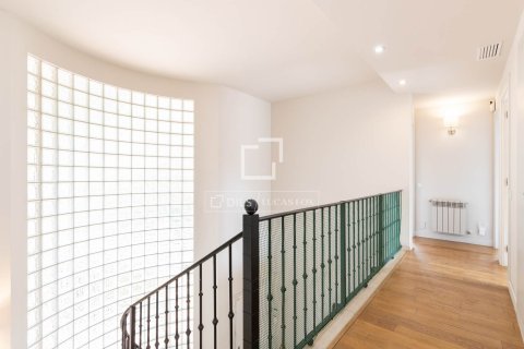 Villa for sale in Gava, Barcelona, Spain 5 bedrooms, 494 sq.m. No. 150735 - photo 26