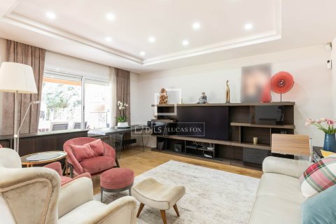 Villa for sale in Gava, Barcelona, Spain 5 bedrooms, 494 sq.m. No. 150735 - photo 4