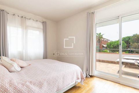 Villa for sale in Gava, Barcelona, Spain 5 bedrooms, 494 sq.m. No. 150735 - photo 21