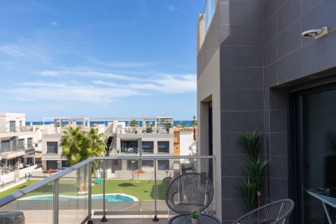 Apartment à vendre Torrevieja, Alicante, Espagne, 2 chambres,  No. 139267 - photo 3