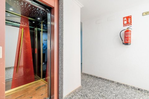 Huoneisto myytävänä Torrevieja, Alicante, Espanja, 3 makuuhuonetta, 98 m2 No. 113154 - kuva 12