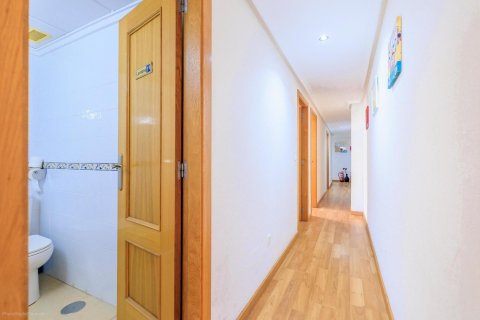 Huoneisto myytävänä Torrevieja, Alicante, Espanja, 3 makuuhuonetta, 98 m2 No. 113154 - kuva 5