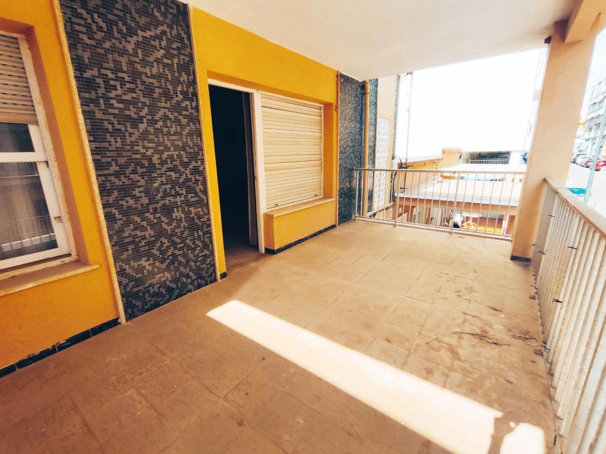 Apartment in Guardamar del Segura, Alicante, Spain 4 bedrooms, 130 sq.m. No. 113098