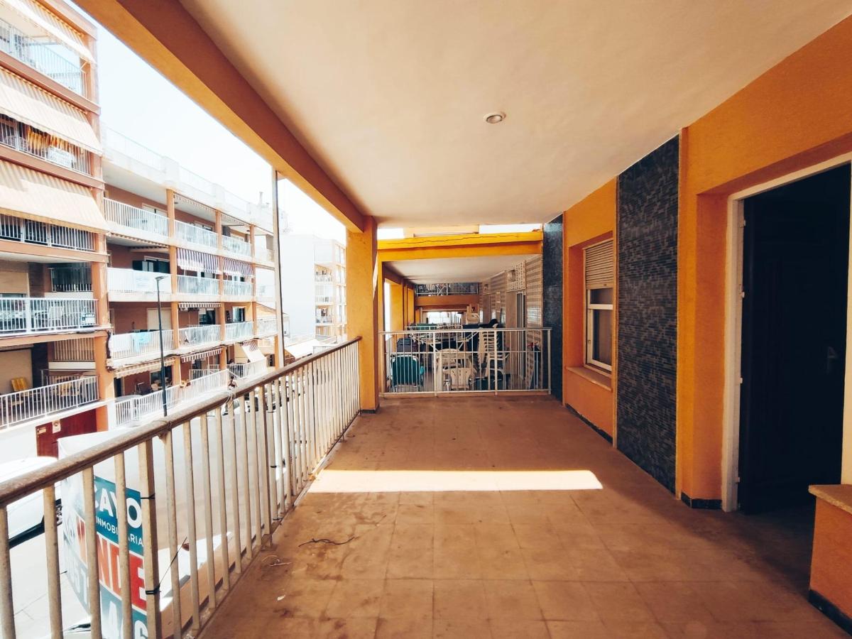 Apartment in Guardamar del Segura, Alicante, Spain 4 bedrooms, 130 sq.m. No. 113098