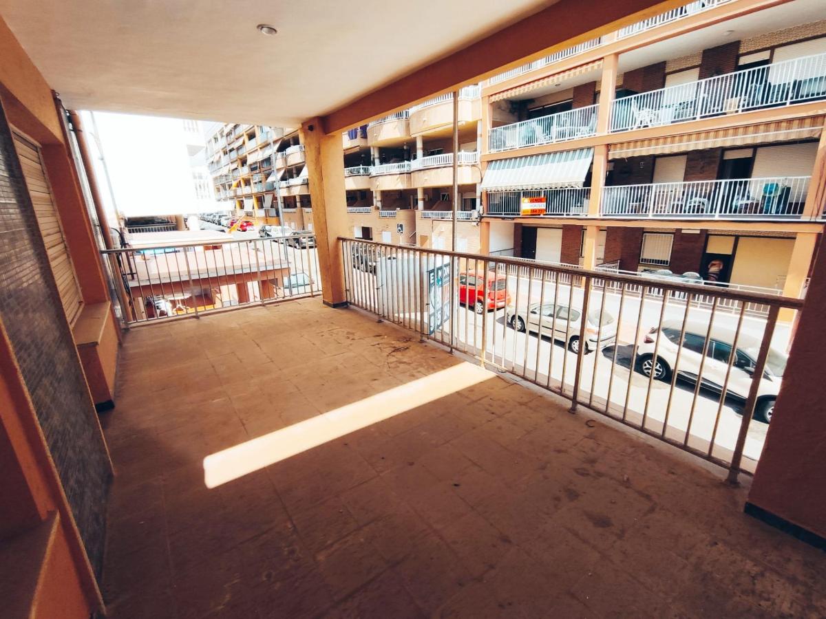 Apartment in Guardamar del Segura, Alicante, Spain 4 bedrooms, 130 sq.m. No. 113098