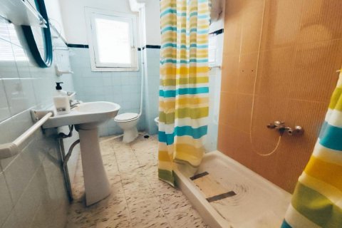 Продажа квартиры в Гуардамар-дель-Сегура, Аликанте, Испания 4 спальни, 130м2 №113098 - фото 24
