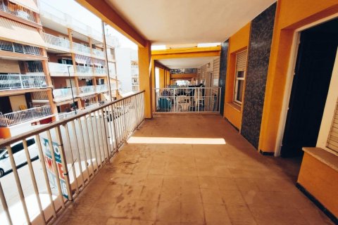 Продажа квартиры в Гуардамар-дель-Сегура, Аликанте, Испания 4 спальни, 130м2 №113098 - фото 12