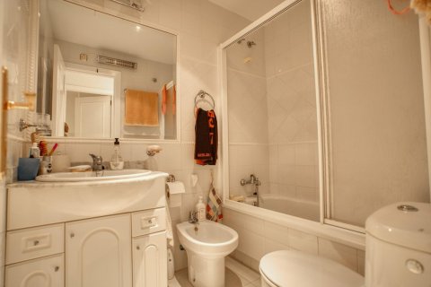 Apartment for sale Guardamar del Segura, Alicante, Spain 2 bedrooms, 71 sq.m. No. 113158 - photo 14