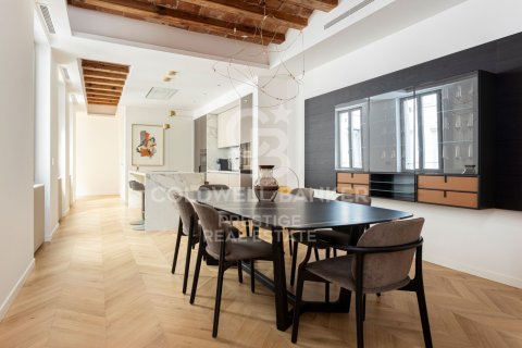 Apartment for rent in Barcelona, Spain 3 bedrooms, 183 sq.m. No. 160472 - photo 9