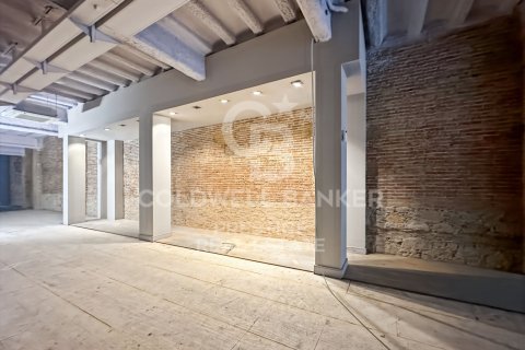 Commercial property for rent in Barcelona, Spain 556 sq.m. No. 160468 - photo 3
