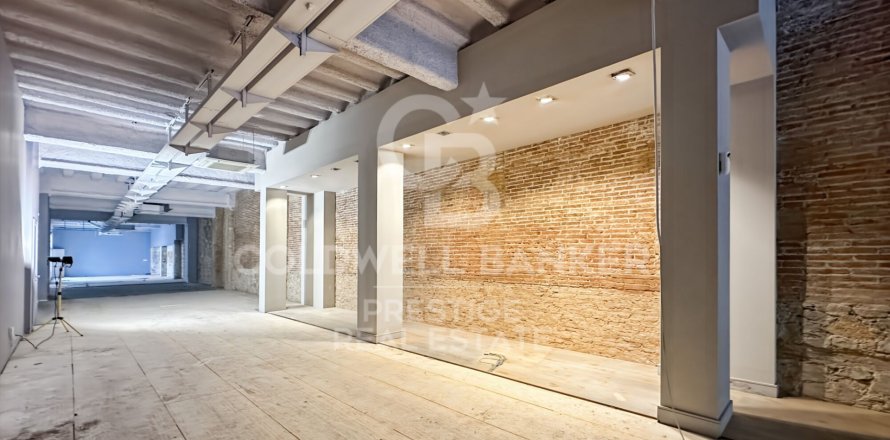 Commercial property in Barcelona, Spain 556 sq.m. No. 160468
