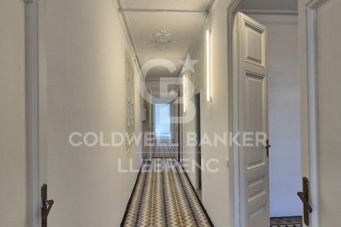 Oficina en alquiler en Barcelona, España 185 m2 No. 160471 - foto 16