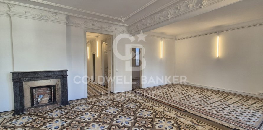 Oficina en Barcelona, España 185 m2 No. 160471