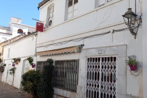 Talo Estepona, Malaga, Espanja 323 m2 No. 164843