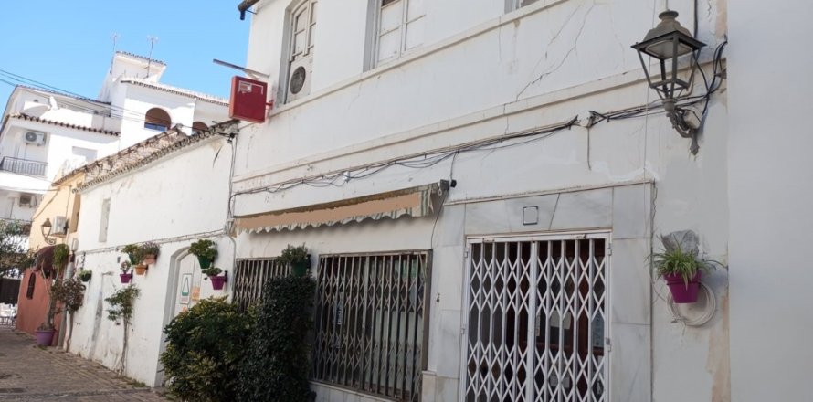 Talo Estepona, Malaga, Espanja 323 m2 No. 164843