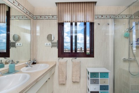 Apartment for sale in Madrid, Spain 2 bedrooms, 150 sq.m. No. 164842 - photo 15