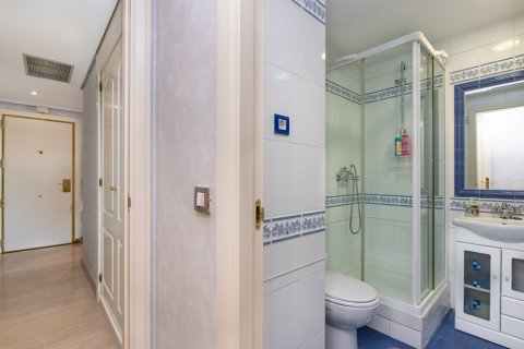 Apartment for sale in Madrid, Spain 2 bedrooms, 150 sq.m. No. 164842 - photo 25
