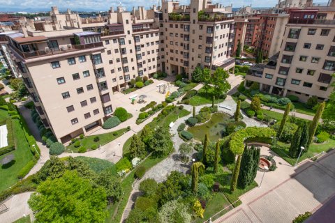 Apartment for sale in Madrid, Spain 2 bedrooms, 150 sq.m. No. 164842 - photo 2