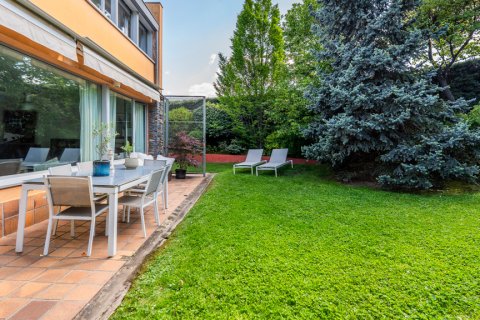 Talo Madrid, Espanja 3 makuuhuonetta, 260 m2 No. 164844