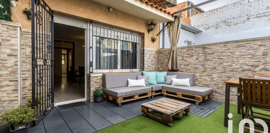 Дом в Сабадель, Барселона, Испания 4 спальни, 265м2 №153160