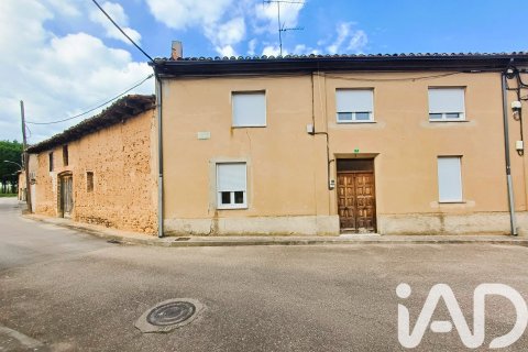 Villa en venta en León, España 5 dormitorios, 451 m2 No. 188286 - foto 2