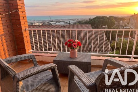 Townhouse for sale in Vilassar de Dalt, Barcelona, Spain 4 bedrooms, 228 sq.m. No. 188283 - photo 24