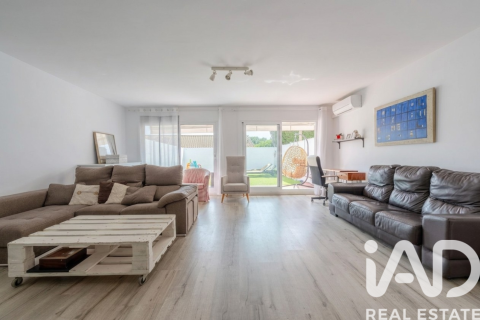Townhouse for sale in Vilassar de Dalt, Barcelona, Spain 4 bedrooms, 228 sq.m. No. 188283 - photo 6