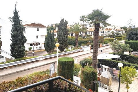 Tvåvåningslägenhet till salu i Cabo Roig, Alicante, Spanien 4 sovrum, 100 kvm. Nr. 196343 - foto 2