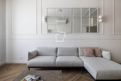 Lägenhet till salu i Barcelona, Spanien 2 sovrum, 117 kvm. Nr. 161461 - foto 2