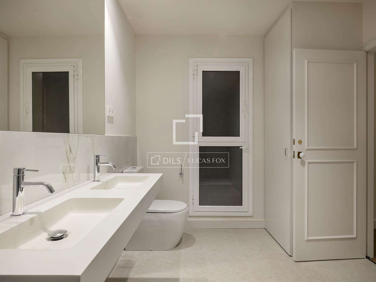 Huoneisto Barcelona, Espanja 2 makuuhuonetta, 117 m2 No. 161461