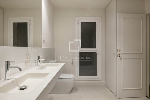 Lägenhet till salu i Barcelona, Spanien 2 sovrum, 117 kvm. Nr. 161461 - foto 22