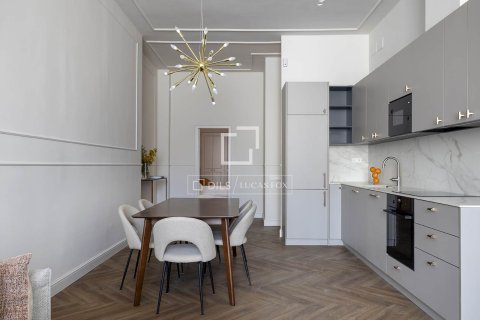 Lägenhet till salu i Barcelona, Spanien 2 sovrum, 117 kvm. Nr. 161461 - foto 8