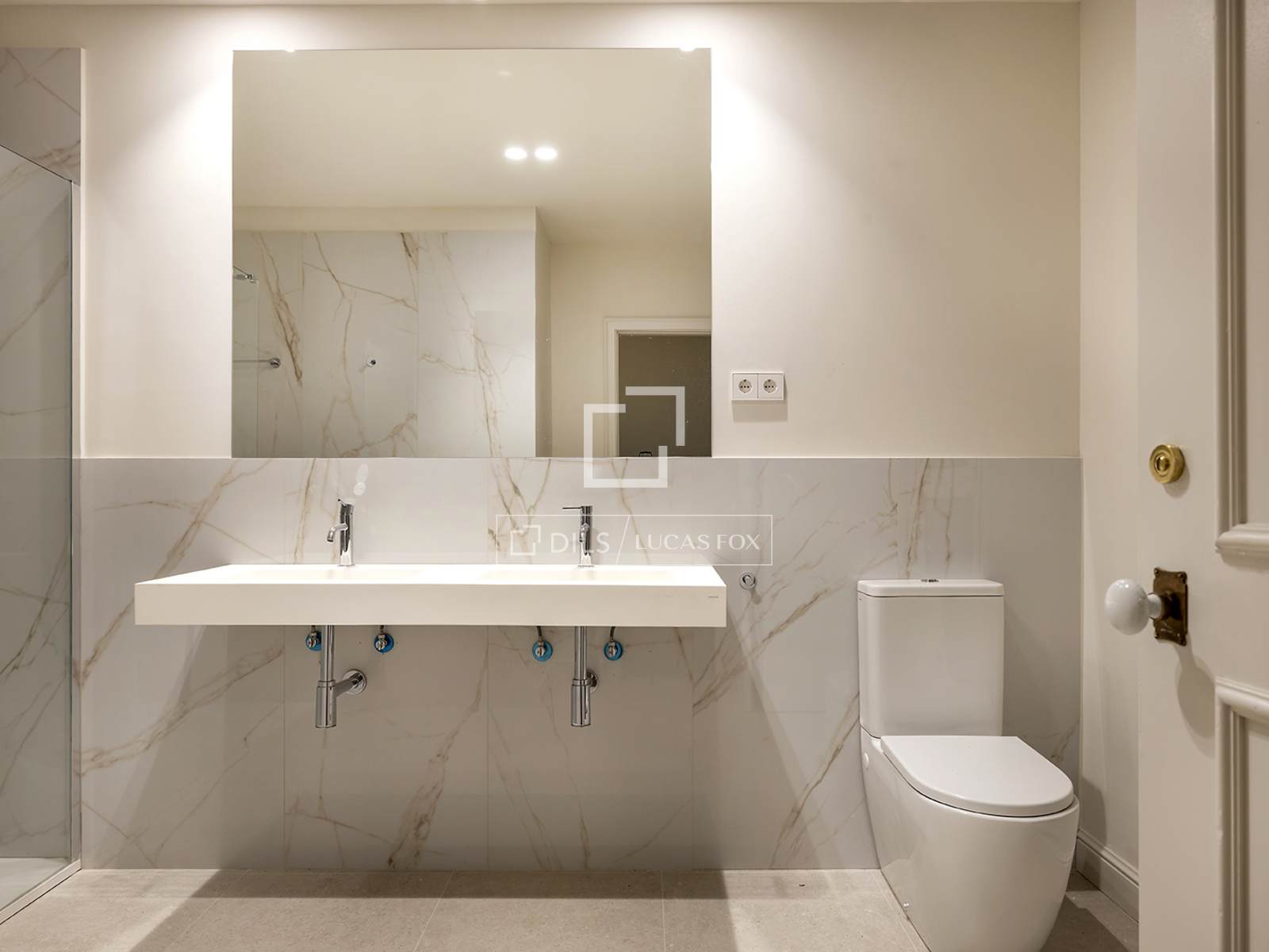 Huoneisto Barcelona, Espanja 2 makuuhuonetta, 117 m2 No. 161461