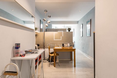 Apartamento en venta en Barcelona, España 2 dormitorios, 109 m2 No. 161460 - foto 7