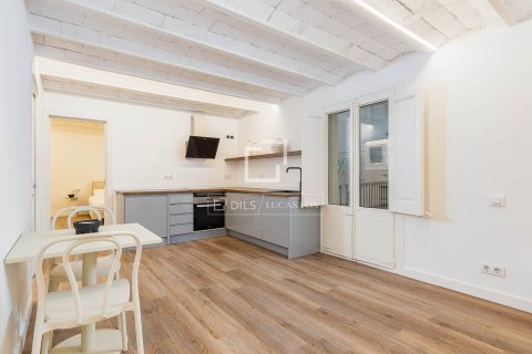 Lägenhet till salu i Barcelona, Spanien 2 sovrum, 95 kvm. Nr. 161458 - foto 12