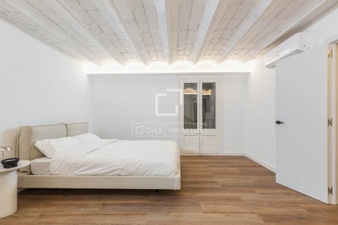 Lägenhet till salu i Barcelona, Spanien 2 sovrum, 95 kvm. Nr. 161458 - foto 15