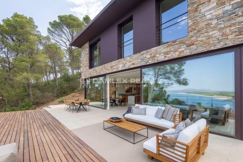 Huvila myytävänä Begur, Girona, Espanja, 4 makuuhuonetta, 347 m2 No. 176724 - kuva 2