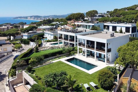 Villa a Calonge, Girona, Spagna 4 camere da letto, 383 mq. N° 176722