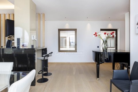 Penthäuser zur Miete in Barcelona, Spanien 4 Schlafzimmer, 250 m2 Nr. 150241 - Foto 19