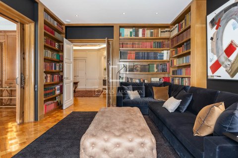 Wohnung zur Miete in Barcelona, Spanien 5 Schlafzimmer, 513 m2 Nr. 150240 - Foto 17