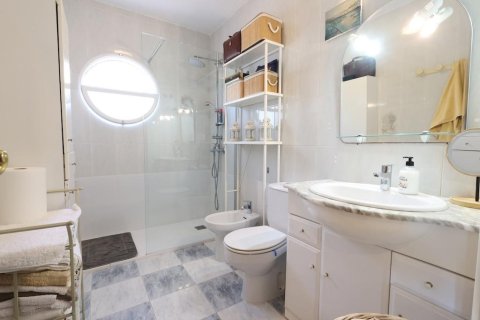 Dom w Torrevieja, Alicante, Hiszpania 3 sypialnie, 132 mkw. nr 166274 – zdjęcie 13