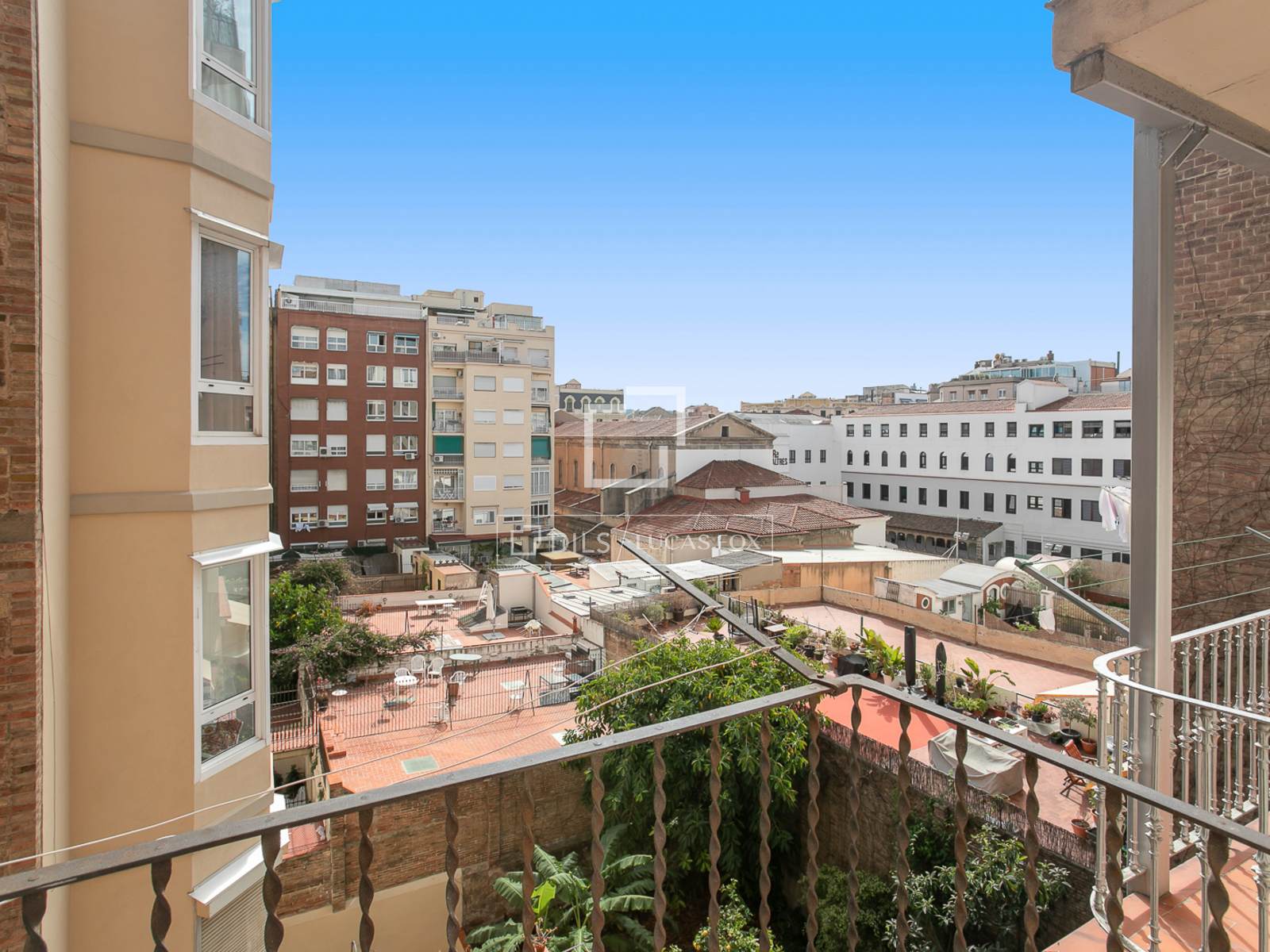 Wohnung in Barcelona, Spanien 5 Schlafzimmer, 128 m2 Nr. 192755