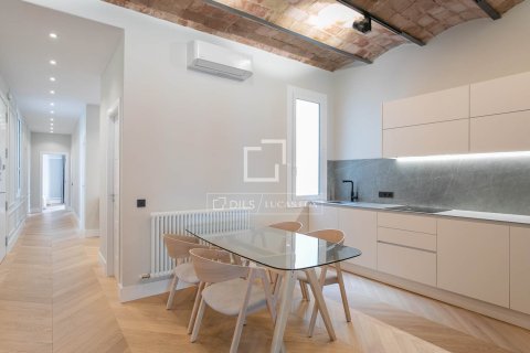 Huoneisto myytävänä Barcelona, Espanja, 5 makuuhuonetta, 128 m2 No. 192755 - kuva 7