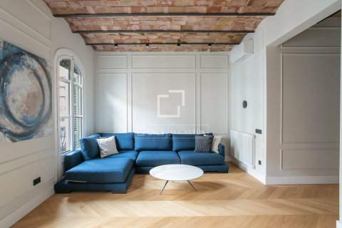 Huoneisto myytävänä Barcelona, Espanja, 5 makuuhuonetta, 128 m2 No. 192755 - kuva 3