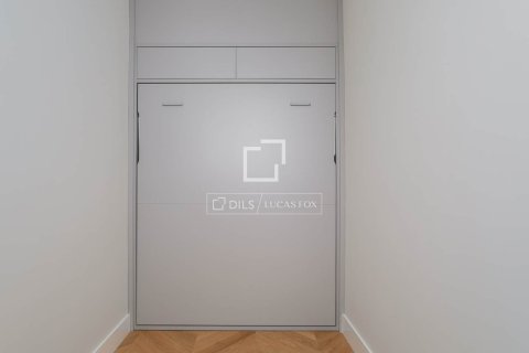 Huoneisto myytävänä Barcelona, Espanja, 5 makuuhuonetta, 128 m2 No. 192755 - kuva 19